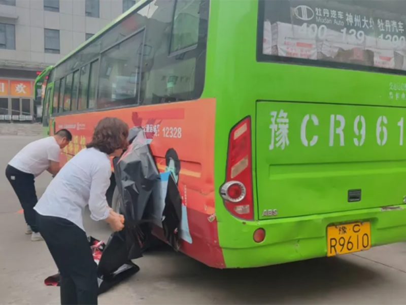 汝陽分公司：擦亮城市流動窗口，煥新車容迎“五一”